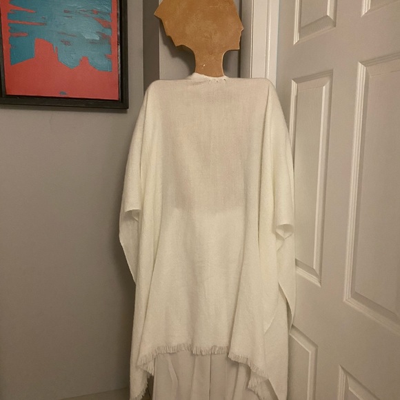 White Sweater Shaw - Picture 4 of 4